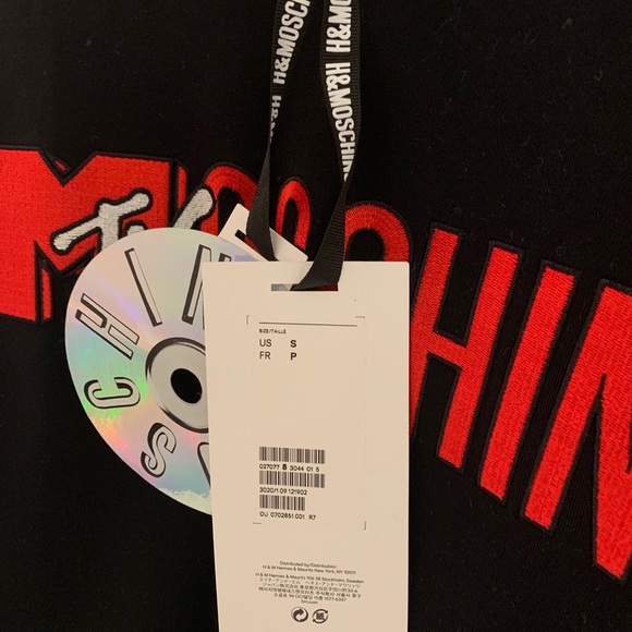 Moschino x H&M Oversized Black Dress - Picture 3 of 6